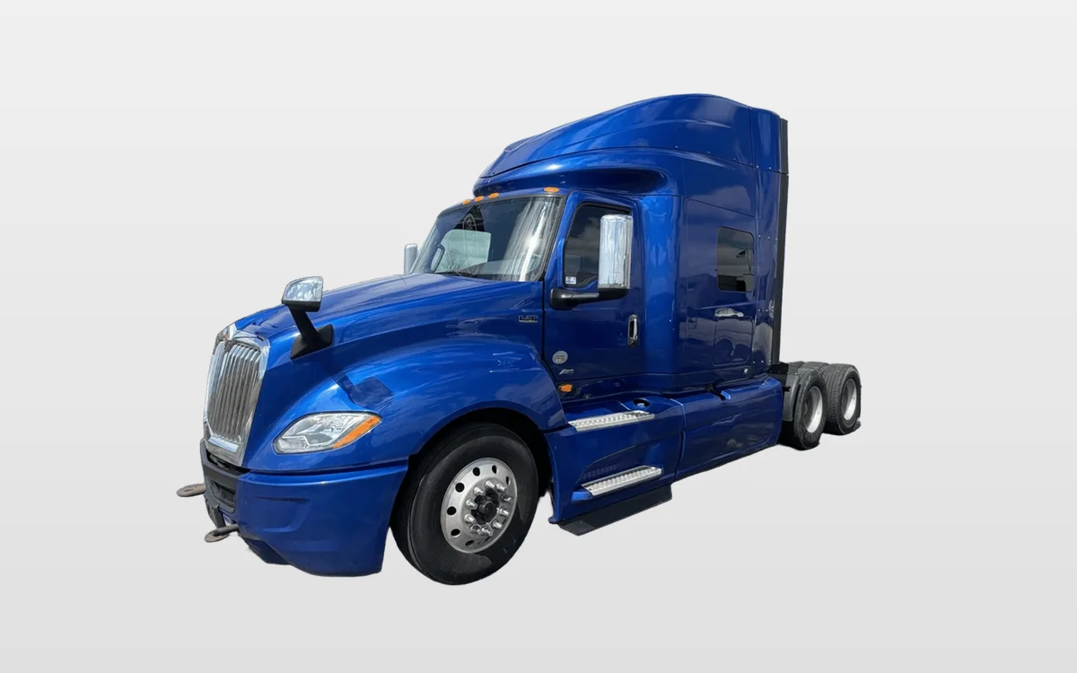 2020 International LT - image 1