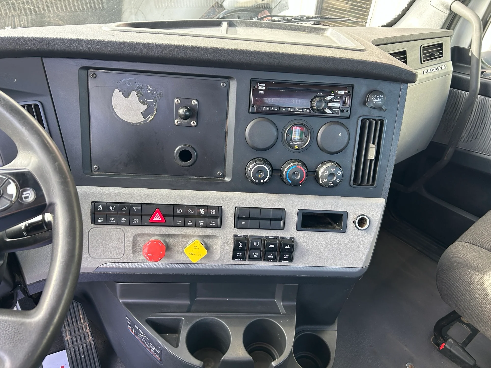 2021 Freightliner Cascadia - image 10