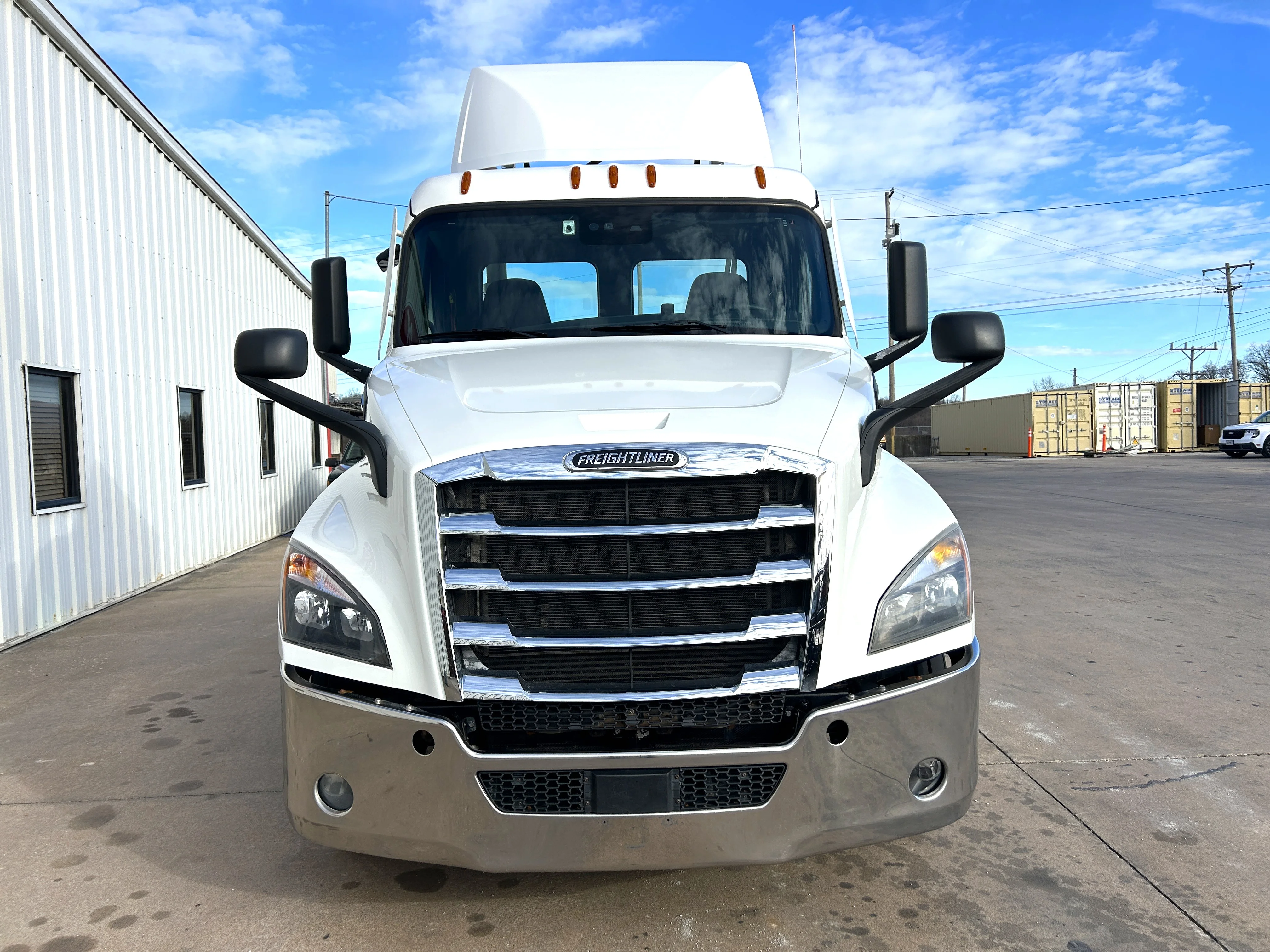 2021 Freightliner Cascadia - image 2