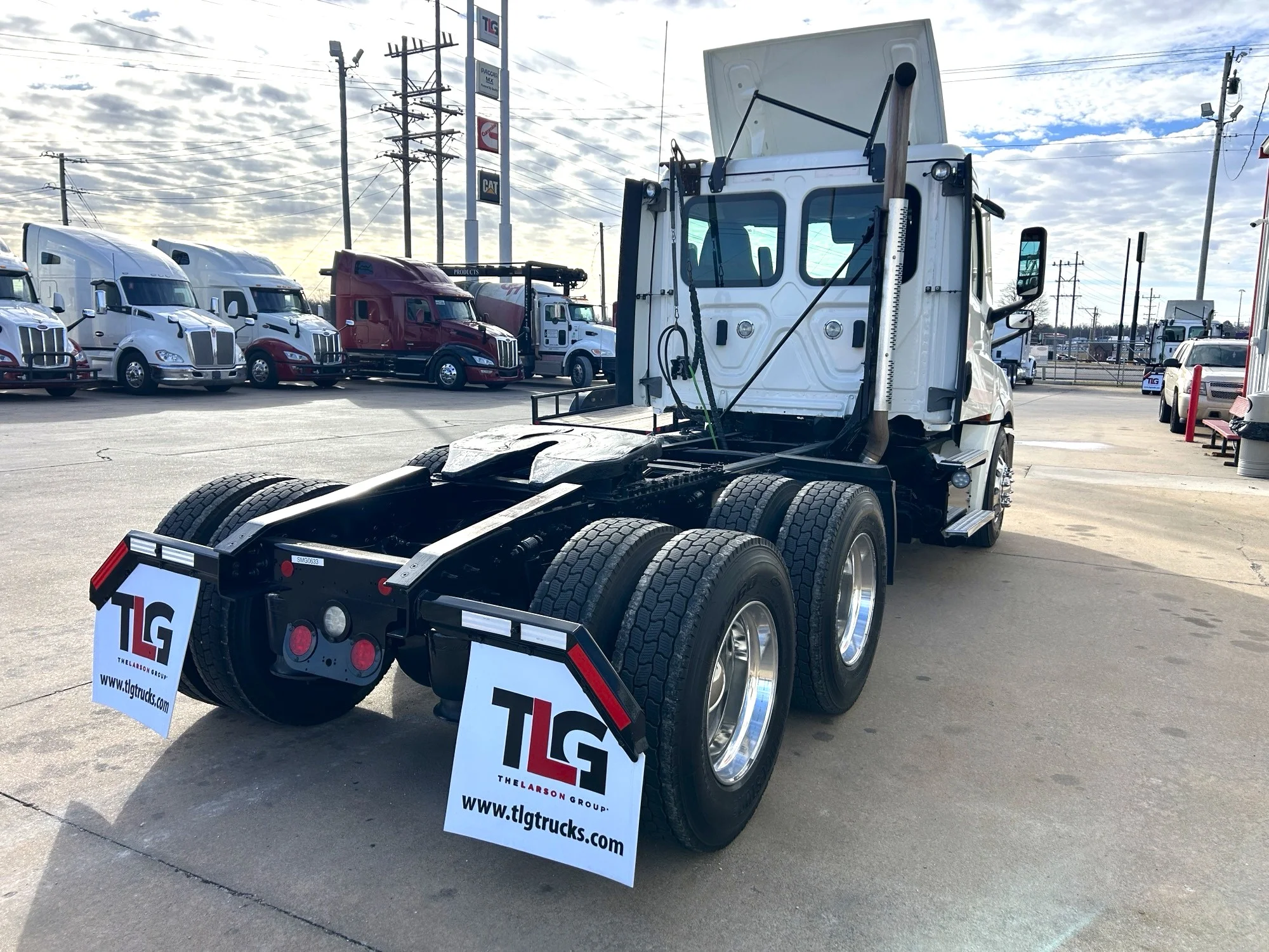 2021 Freightliner Cascadia - image 7