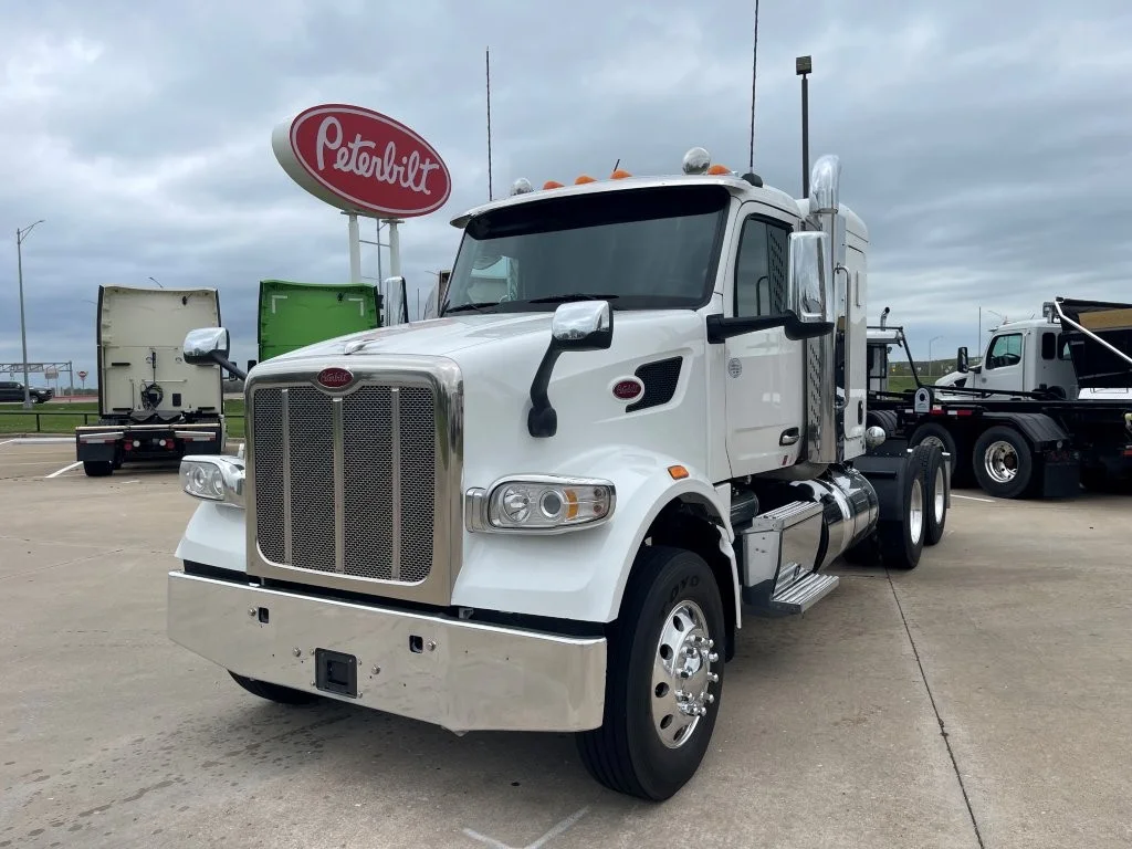 2022 Peterbilt 567 - image 1