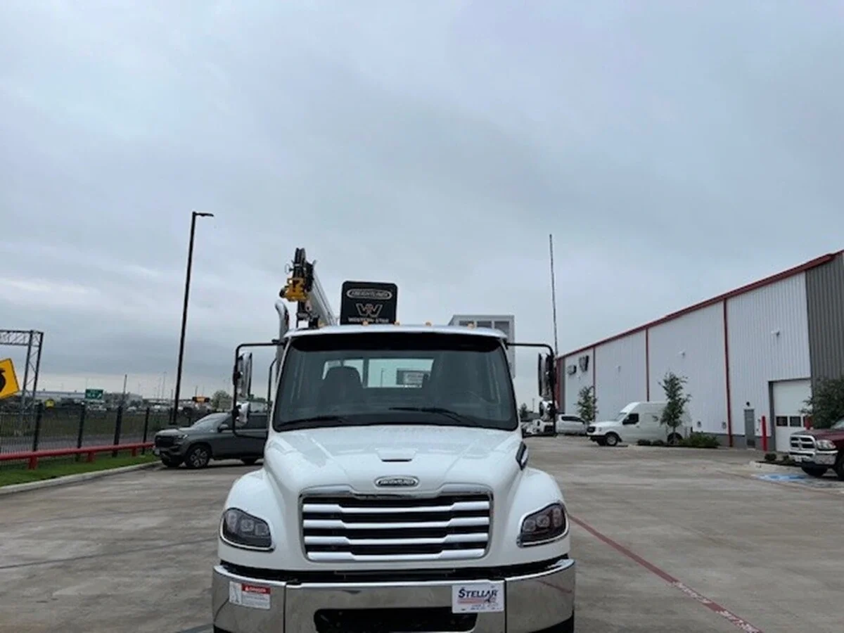 2027 Freightliner M2 106 — photo 2