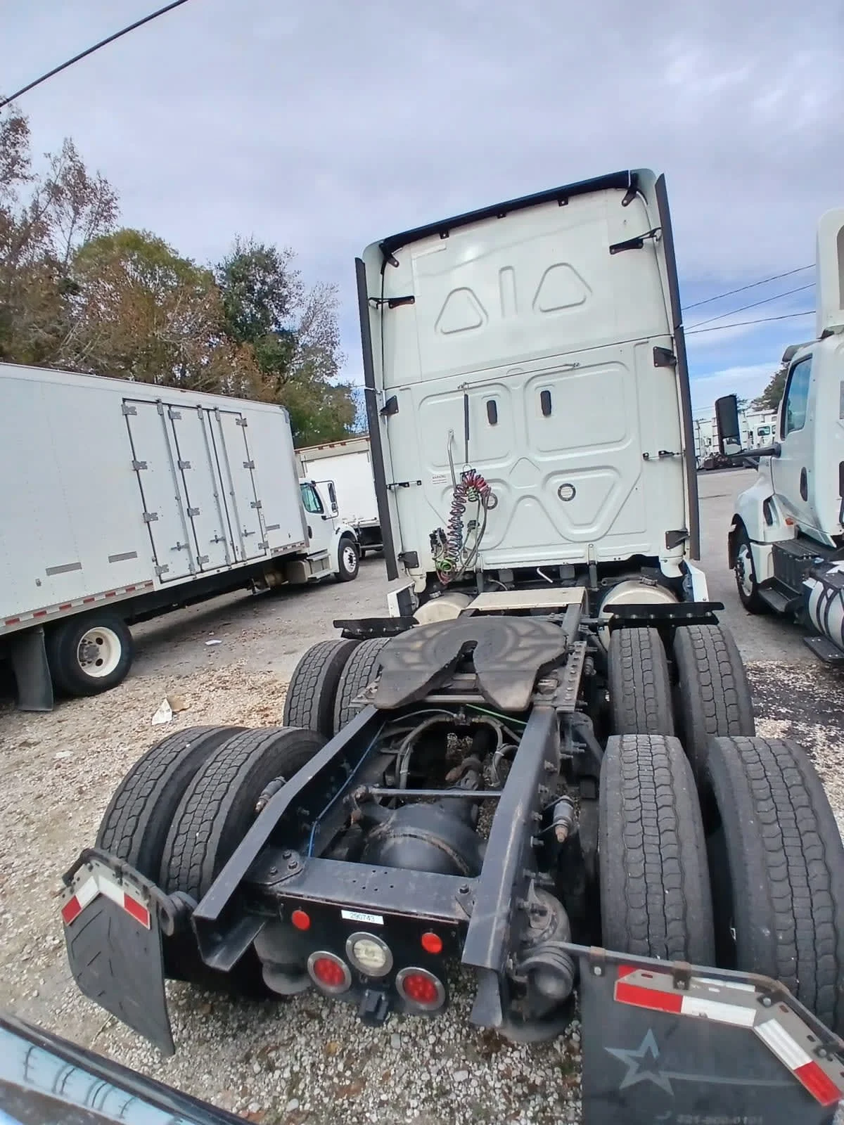 2020 Freightliner Cascadia in Jacksonville, FL — photo 5