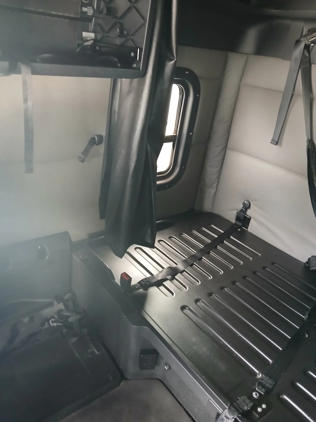2020 Freightliner Cascadia in Jacksonville, FL — photo 15