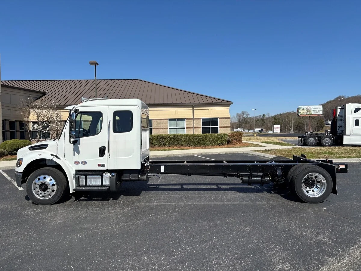 2025 Freightliner M2 106 - image 8