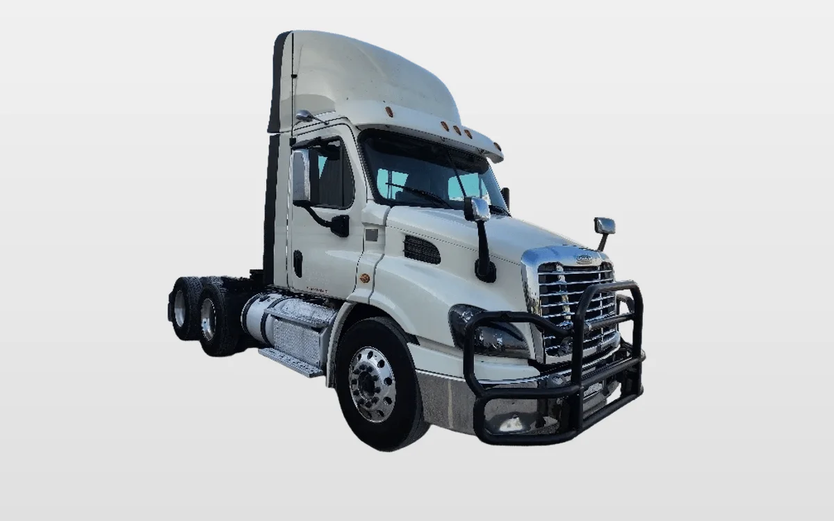 2018 Freightliner Cascadia - image 1