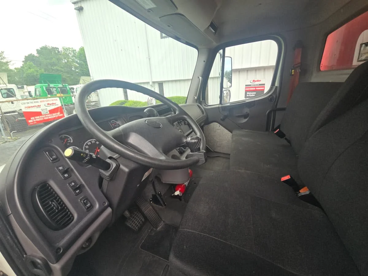2019 Freightliner M2 106 in Doraville, GA — photo 7