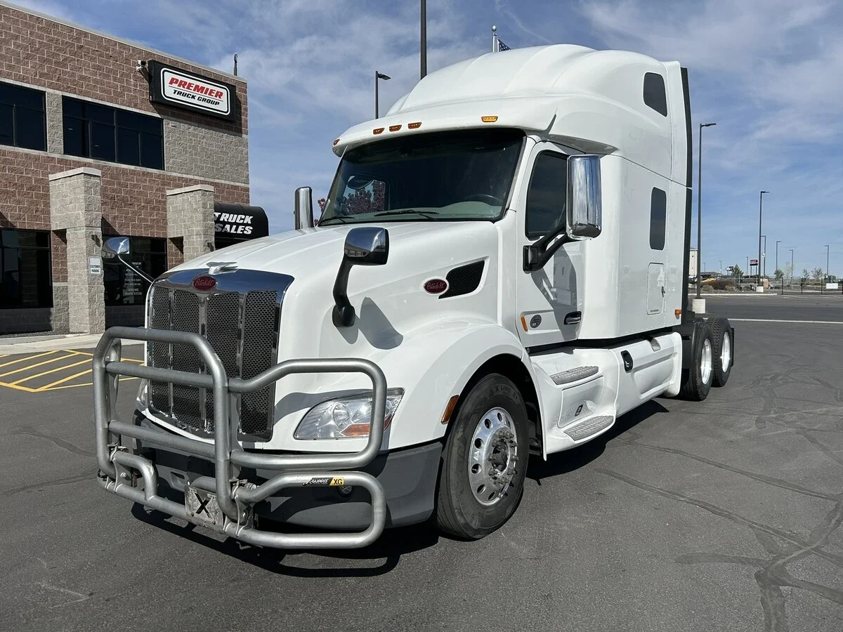 2022 Peterbilt 579 - image 2