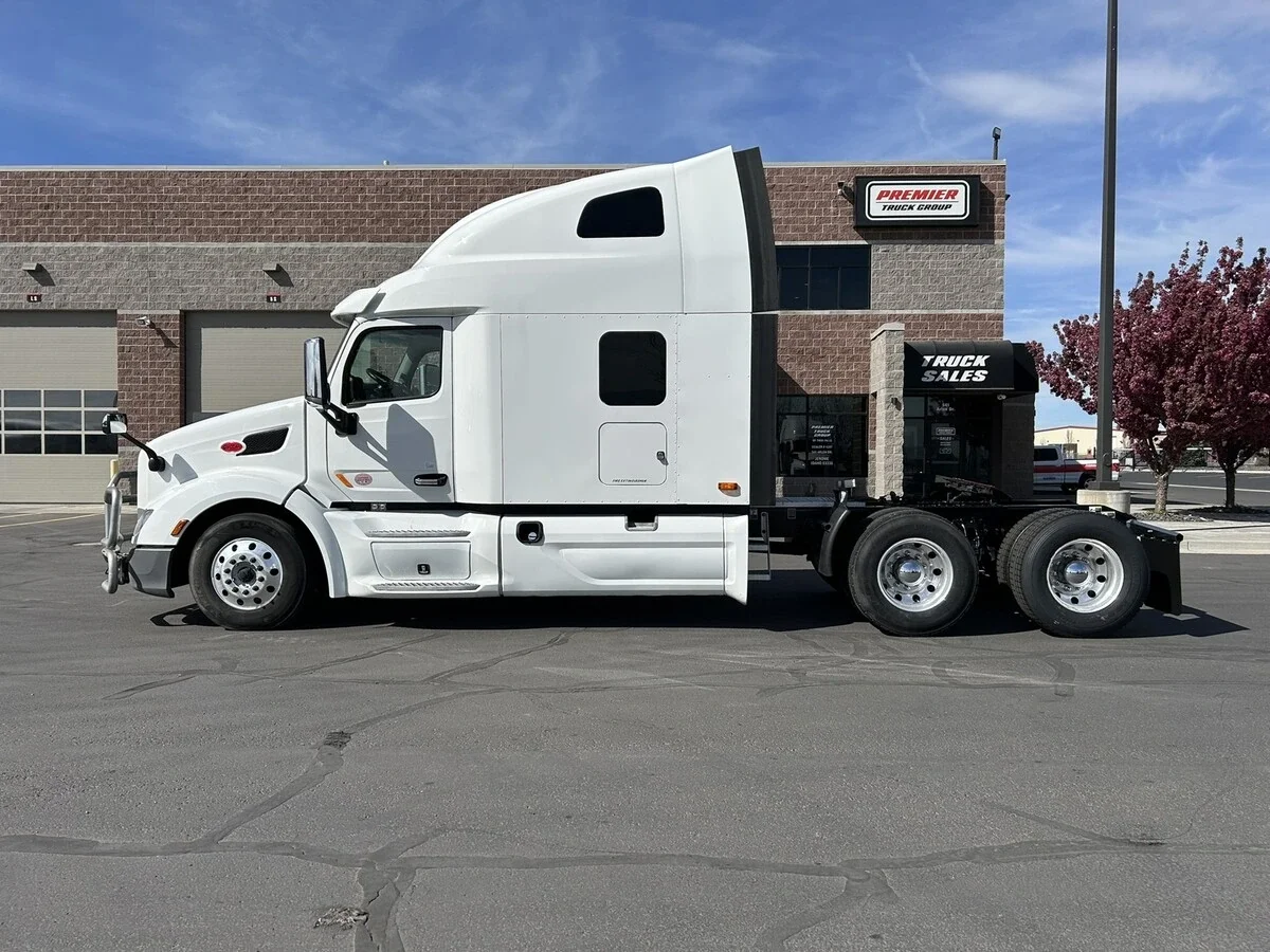 2022 Peterbilt 579 - image 9