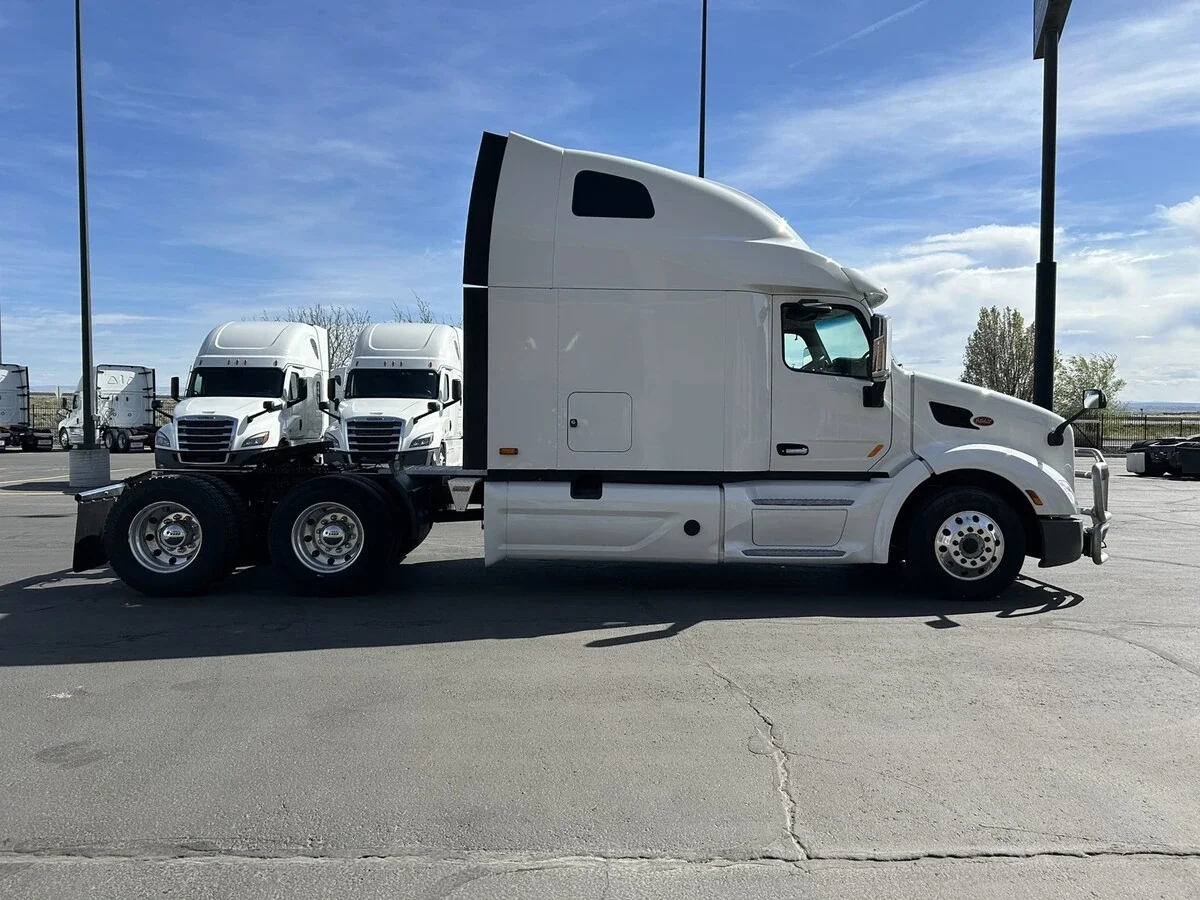 2022 Peterbilt 579 - image 5