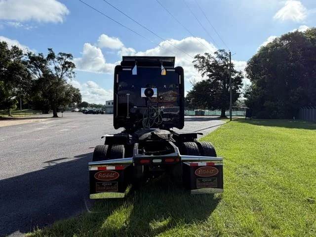 2023 Peterbilt 389 — photo 6