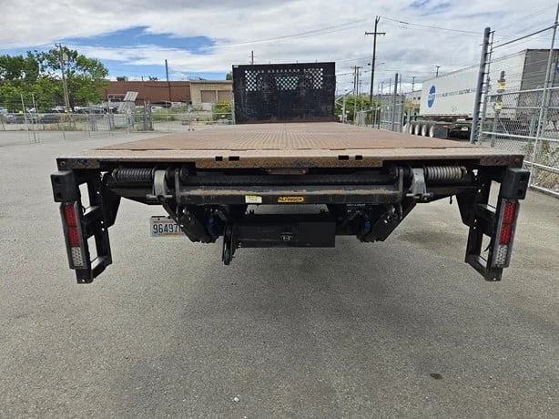 2020 Peterbilt 337 in MS — photo 4