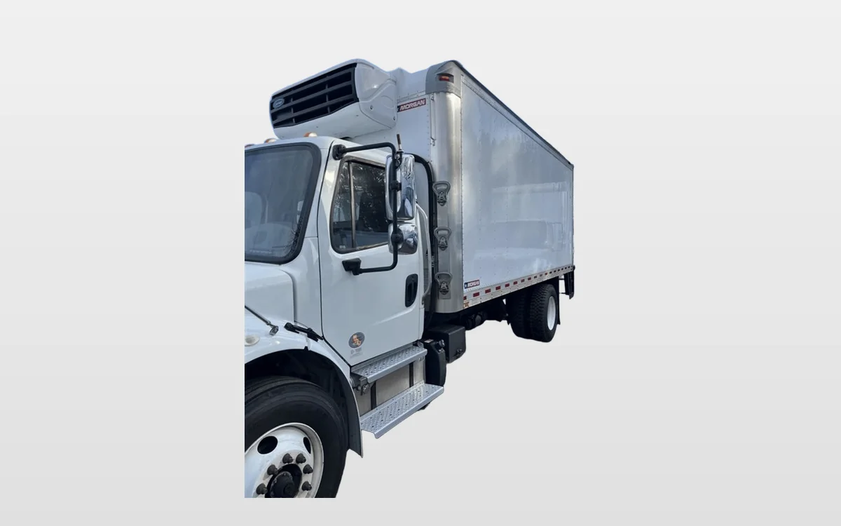 2018 Freightliner M2 106 - image 1