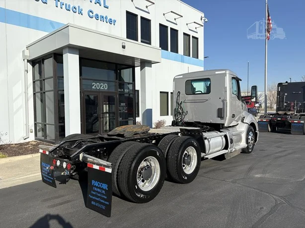 2021 Kenworth T680 - image 6