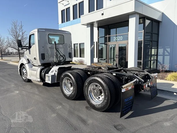 2021 Kenworth T680 - image 7