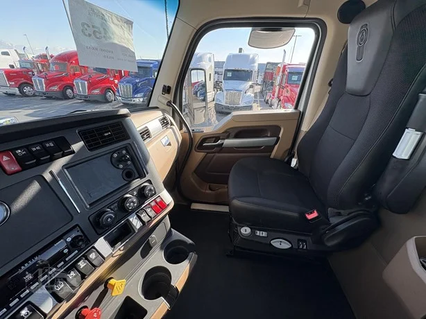 2021 Kenworth T680 - image 13