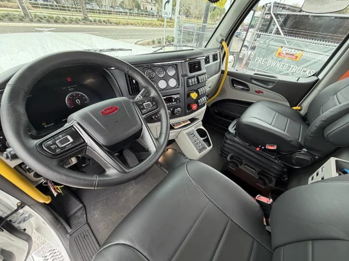 2027 Peterbilt 589 - image 15