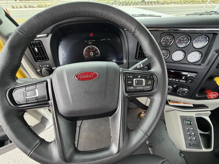 2027 Peterbilt 589 - image 16