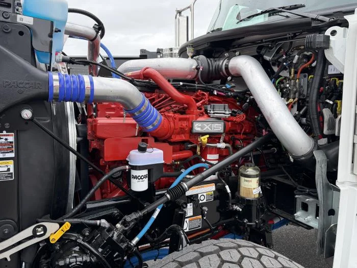 2027 Peterbilt 589 - image 12