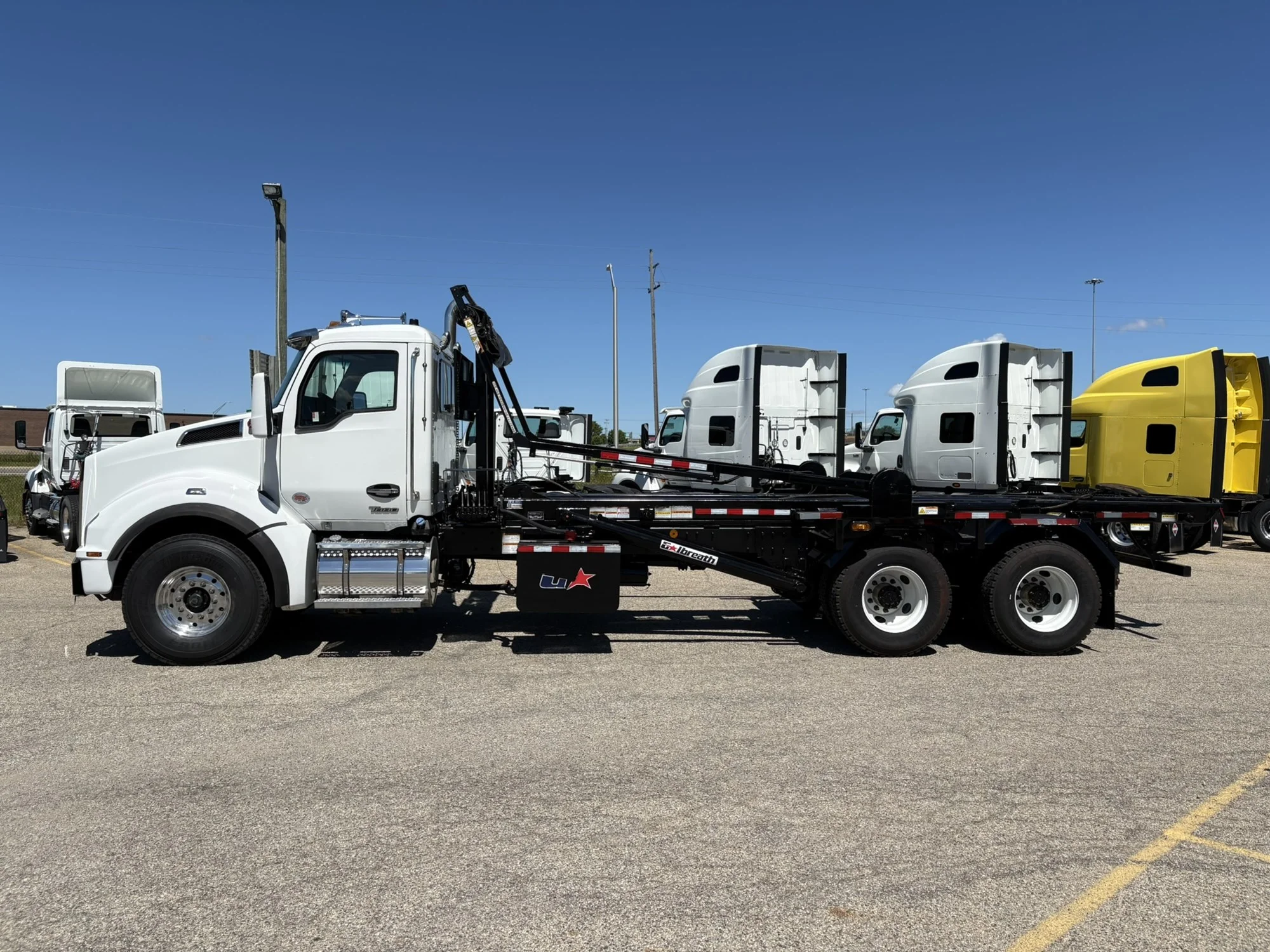 2025 Kenworth T880 in West Michigan International, MI — photo 2