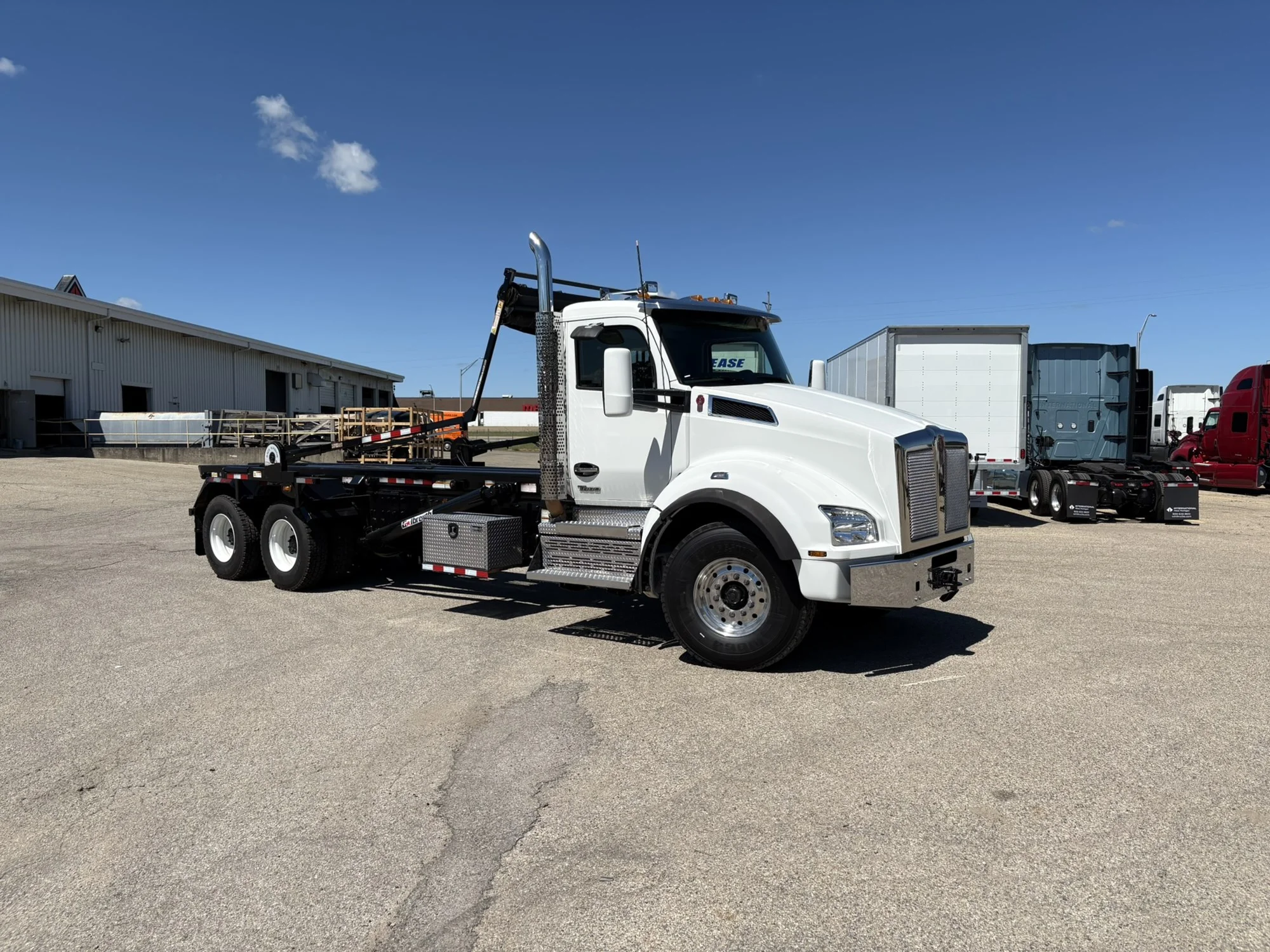 2025 Kenworth T880 in West Michigan International, MI — photo 5