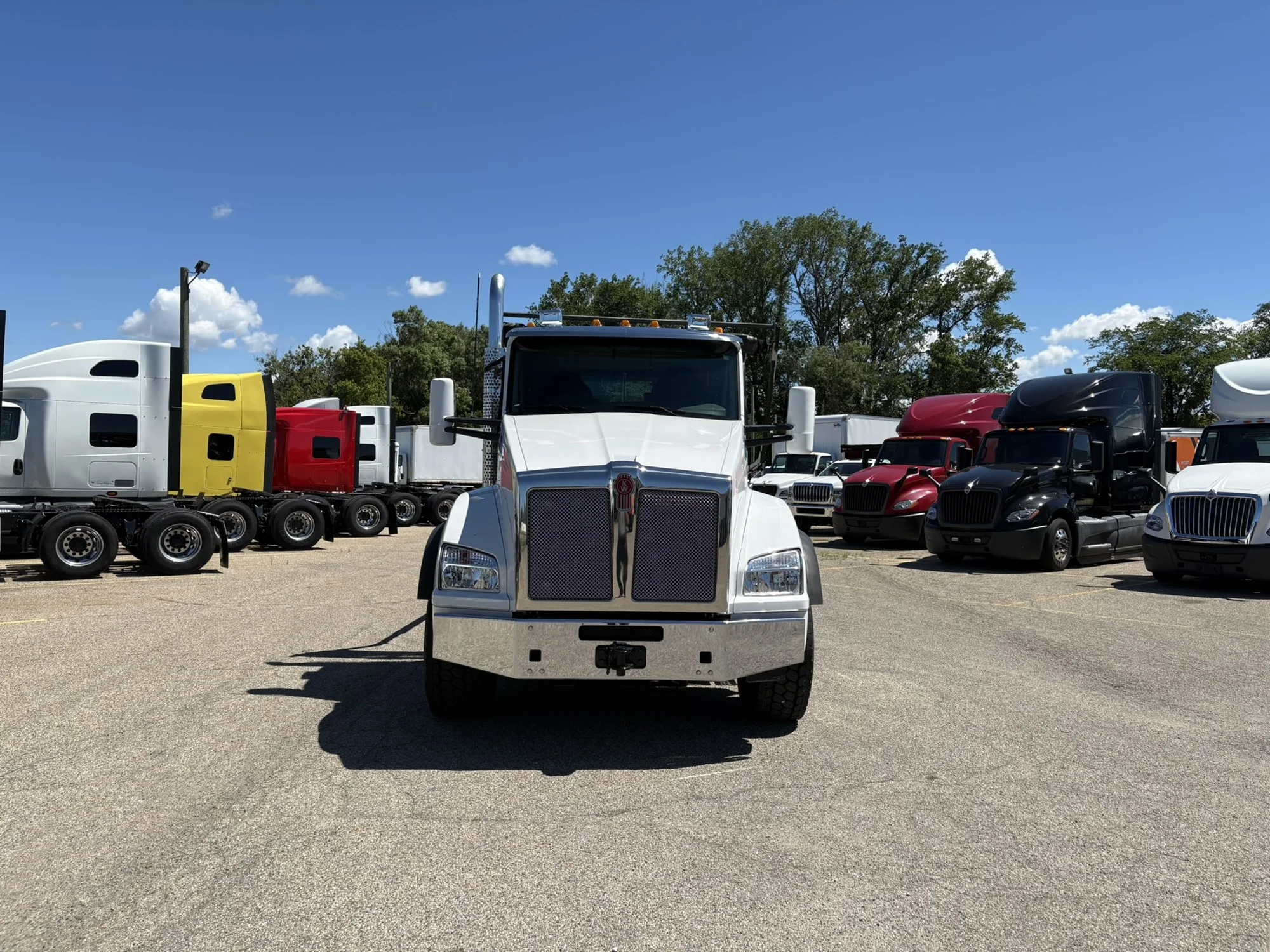2025 Kenworth T880 in West Michigan International, MI — photo 4