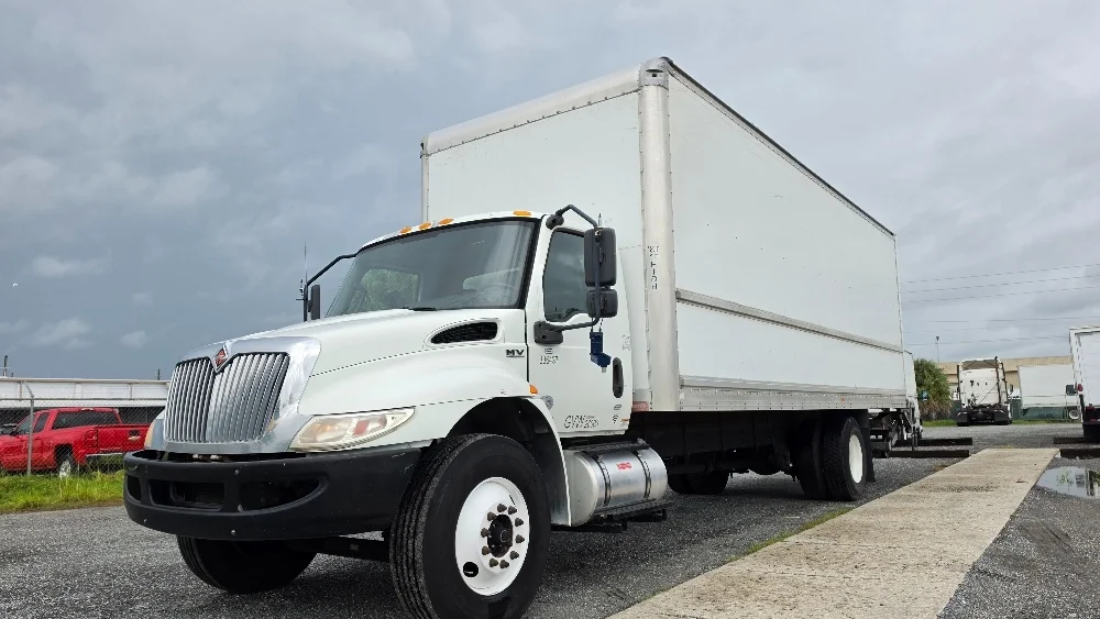 2020 International MV in Ocala, FL — photo 3