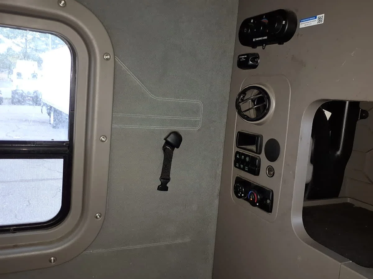 2020 Freightliner Cascadia - image 12