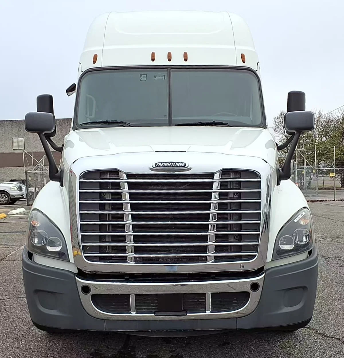 2020 Freightliner Cascadia - image 2