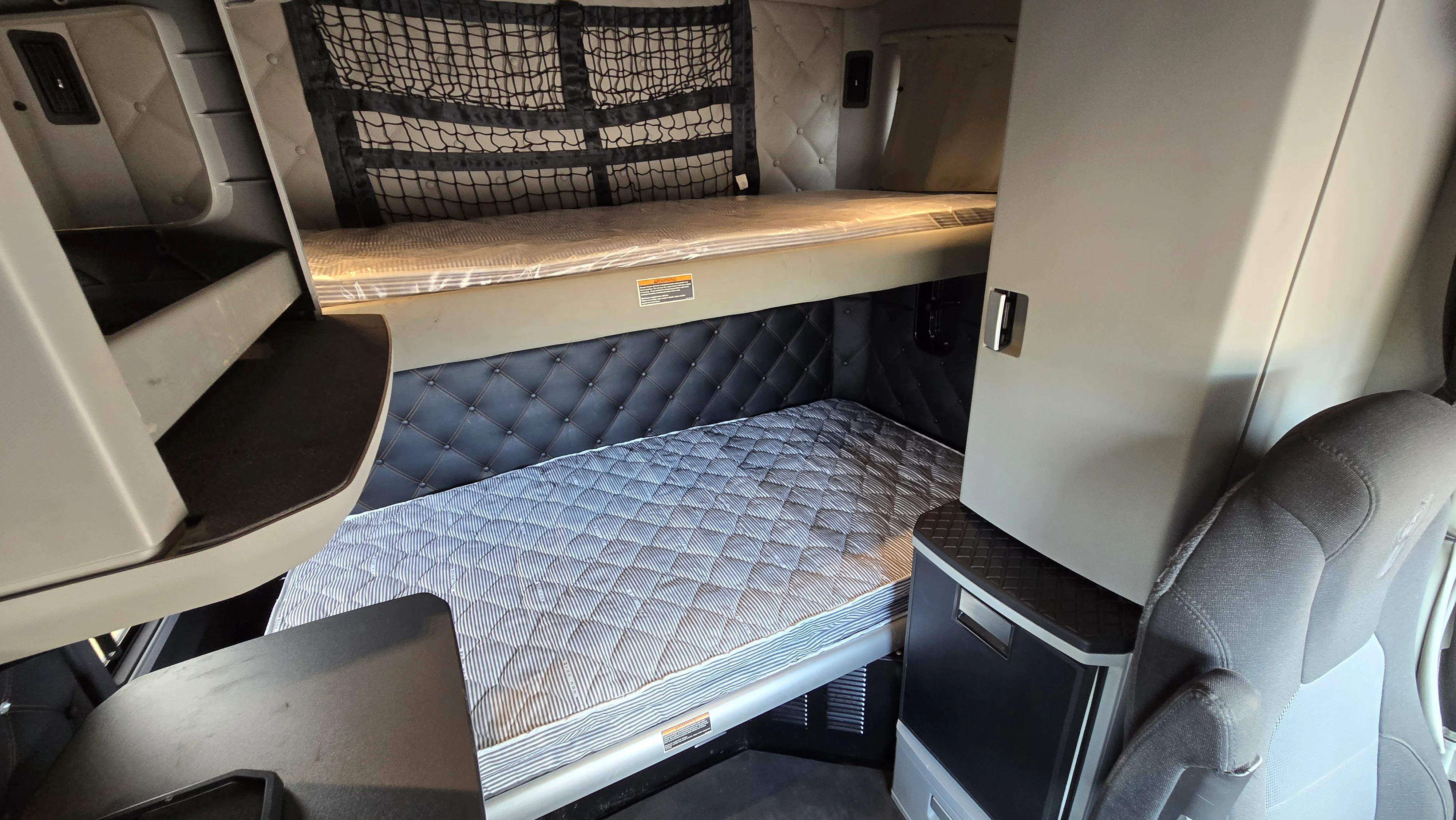 2023 Kenworth T880 - image 11