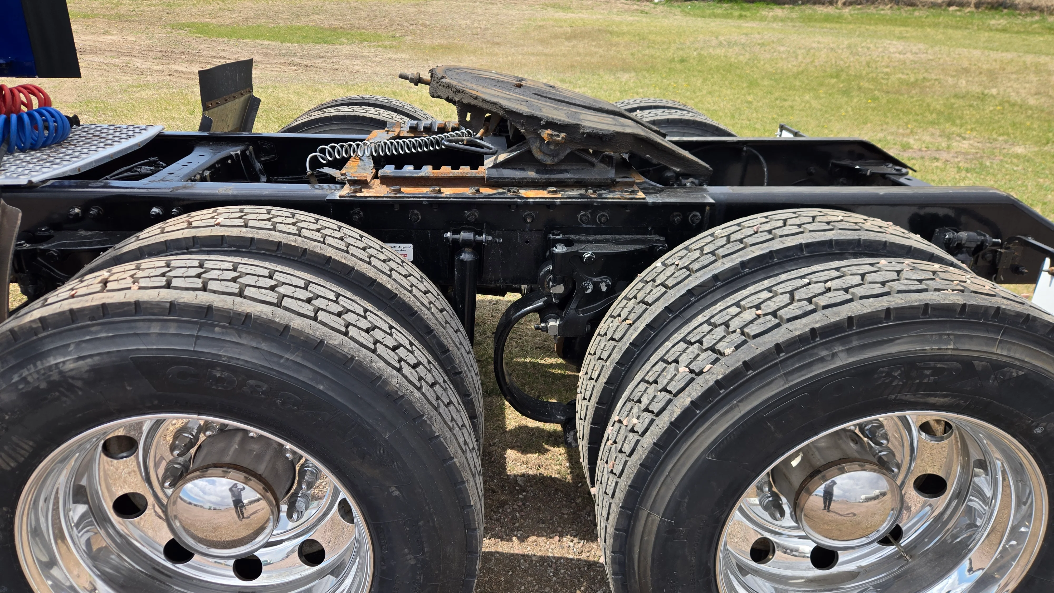 2023 Kenworth T880 - image 3