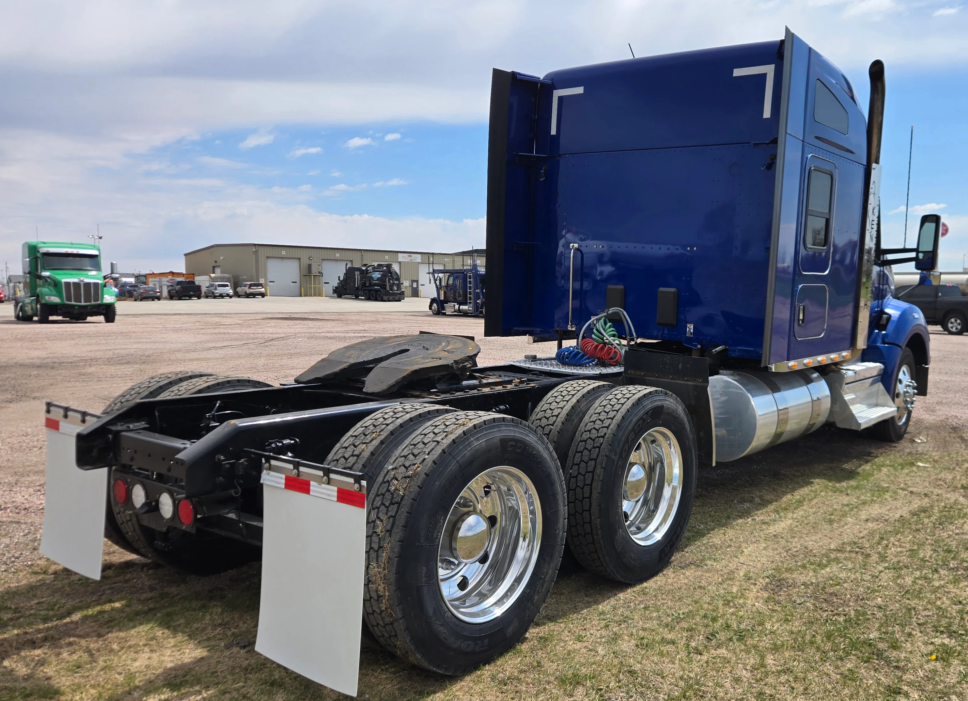 2023 Kenworth T880 - image 5