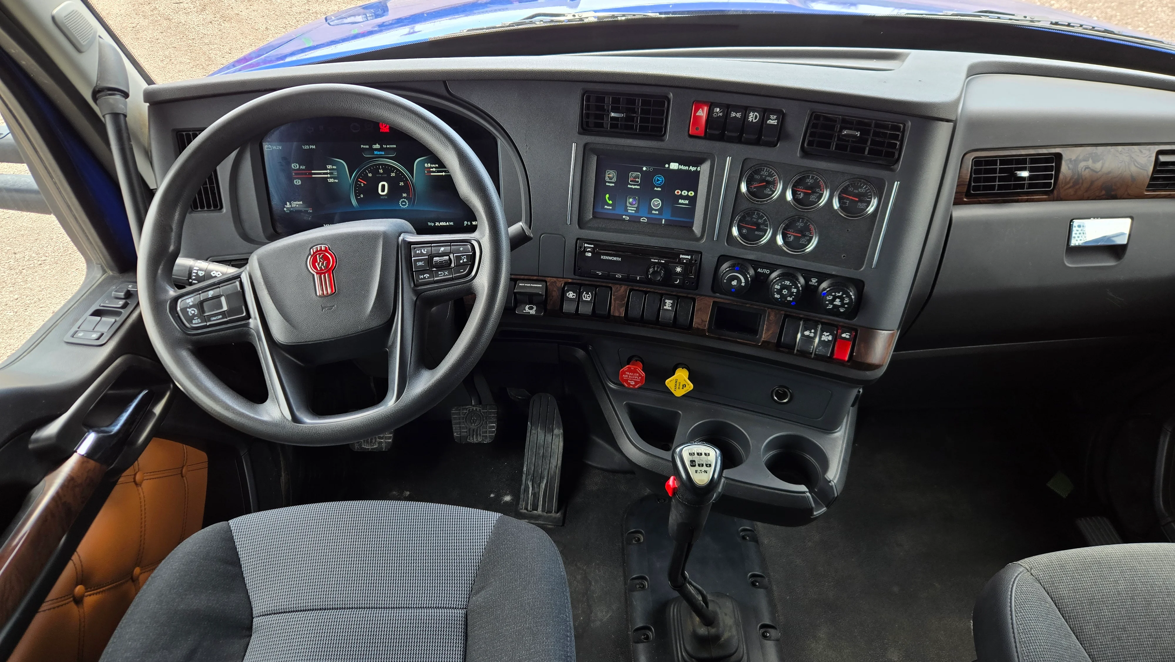 2023 Kenworth T880 - image 9