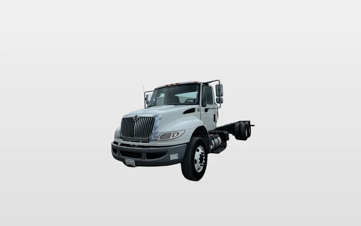 2017 International - image 1