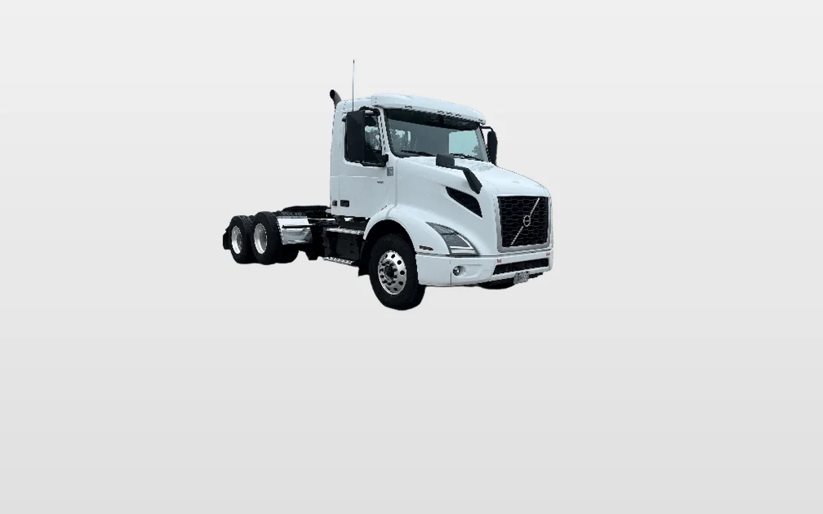 2022 Volvo - image 1