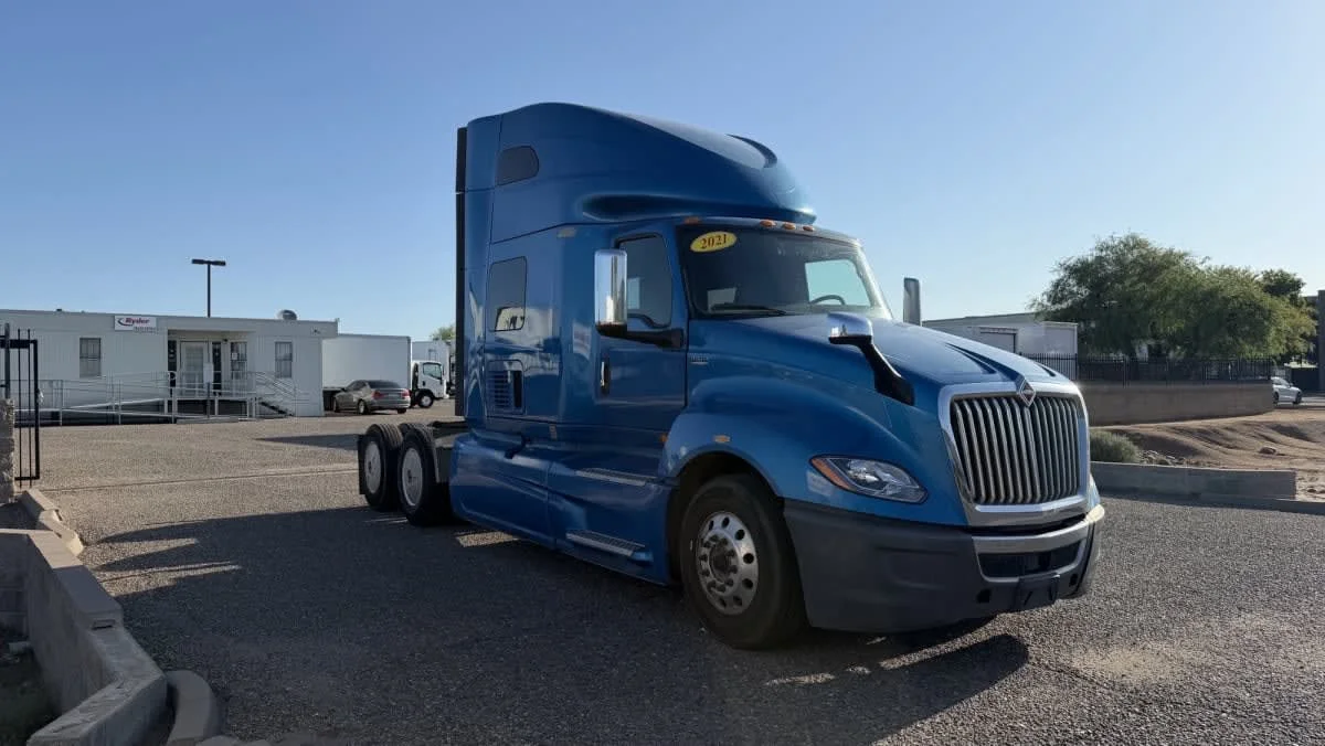 2021 International LT in Phoenix, AZ — photo 3