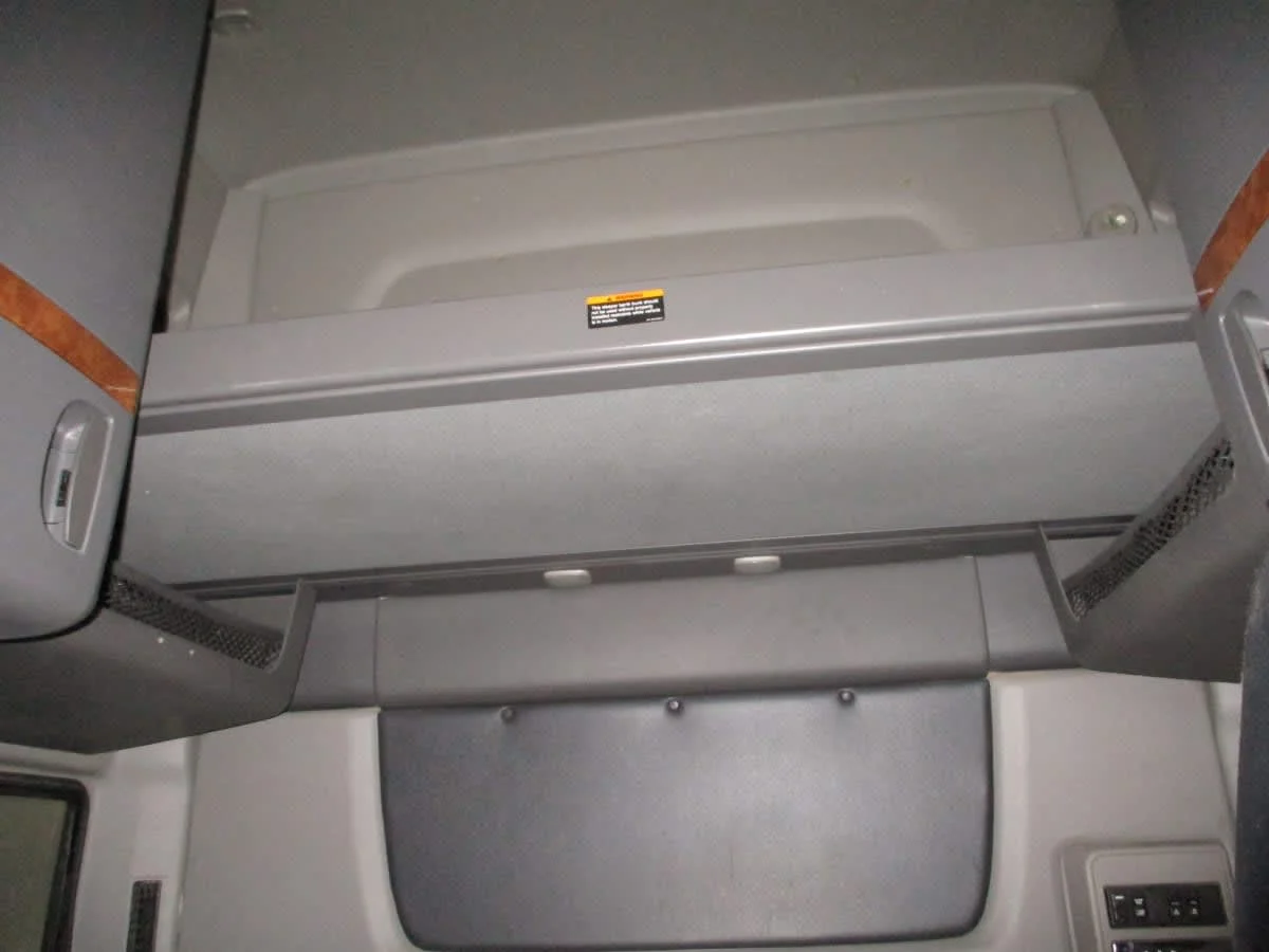 2021 International LT in Phoenix, AZ — photo 12