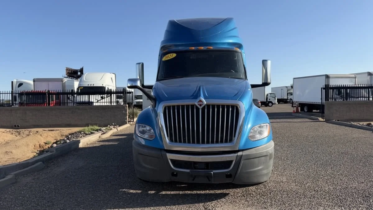 2021 International LT in Phoenix, AZ — photo 2