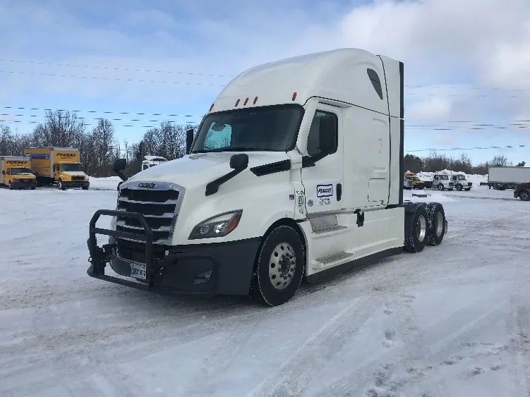 2022 Freightliner Cascadia in Middlefield, OH — photo 3