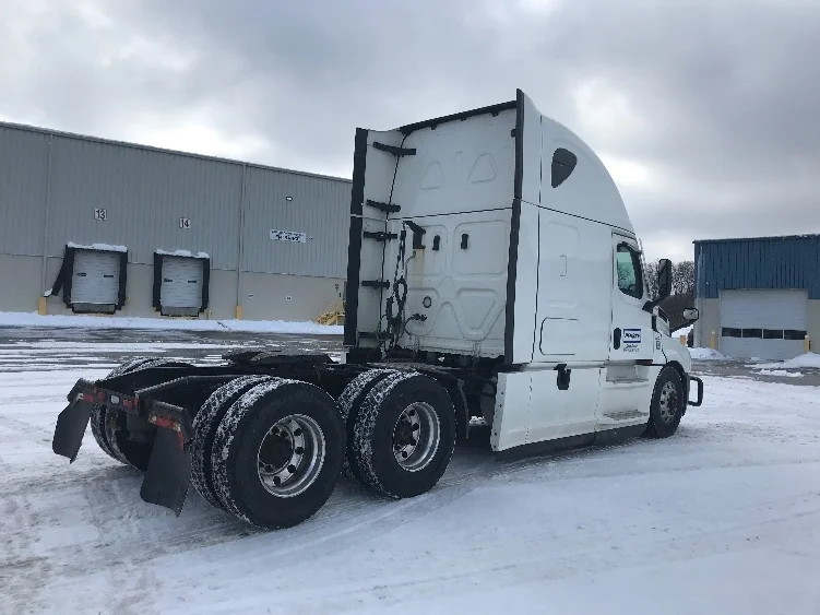 2022 Freightliner Cascadia in Middlefield, OH — photo 7