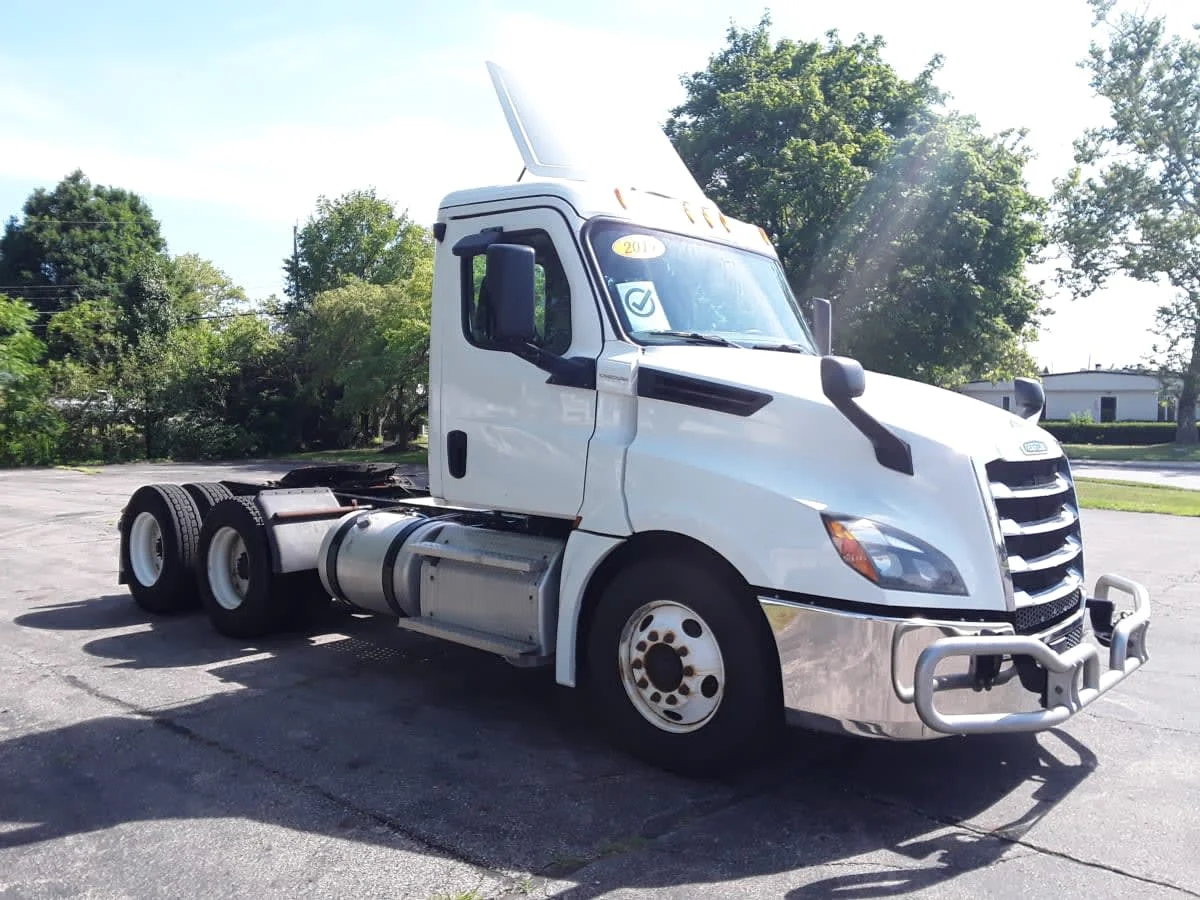2019 Freightliner Cascadia in Hilliard, OH — photo 3
