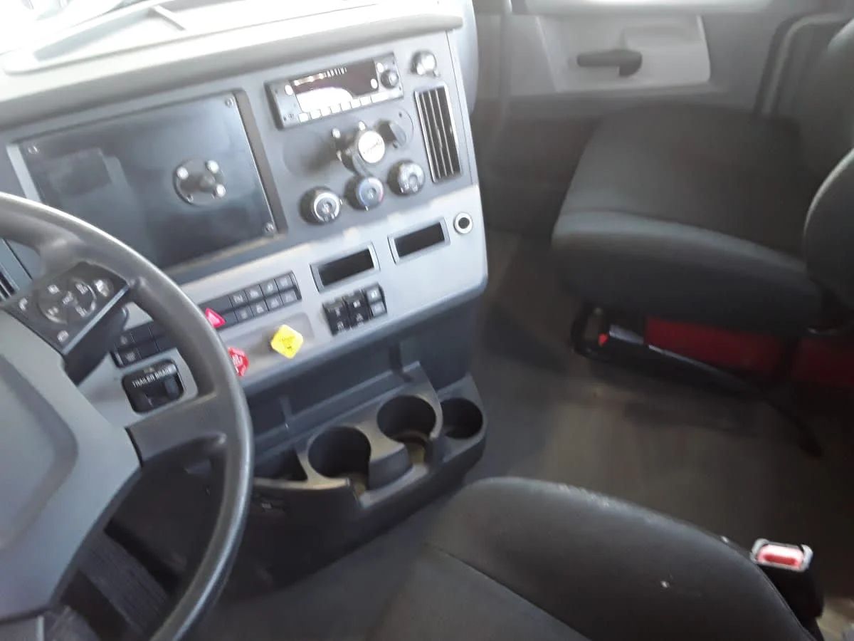 2019 Freightliner Cascadia in Hilliard, OH — photo 7