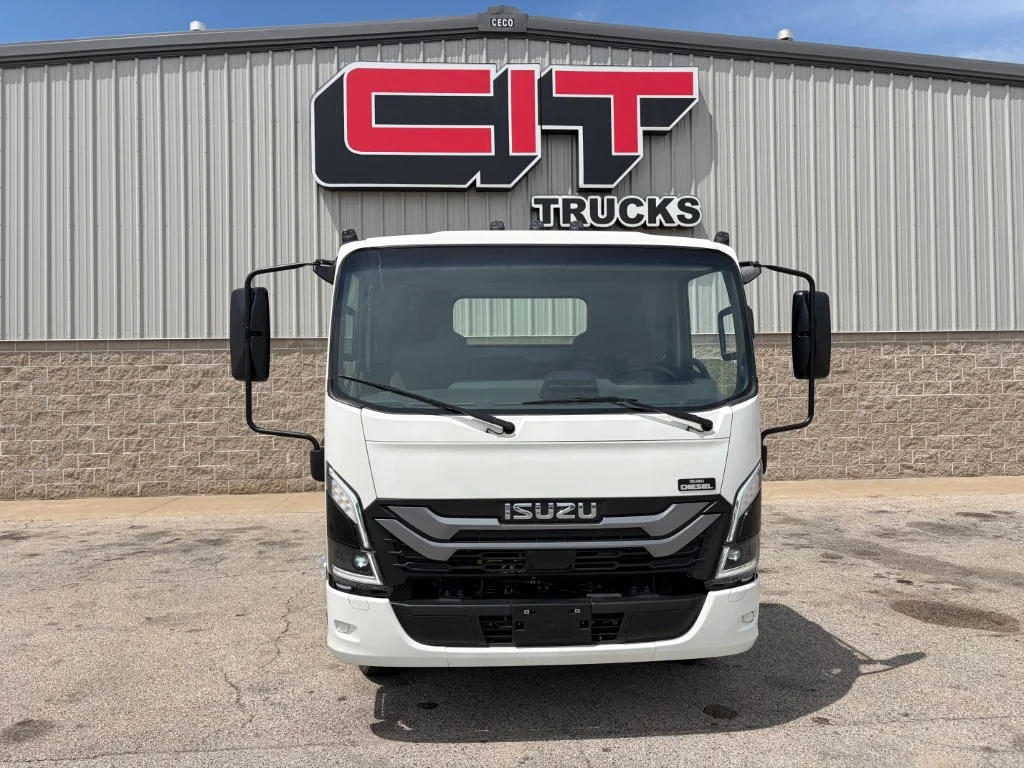 2025 Isuzu NPR in Morton, IL — photo 2
