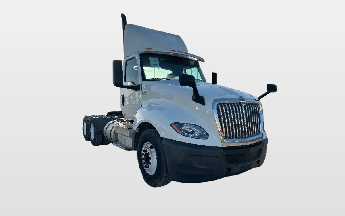 2020 International LT - image 1