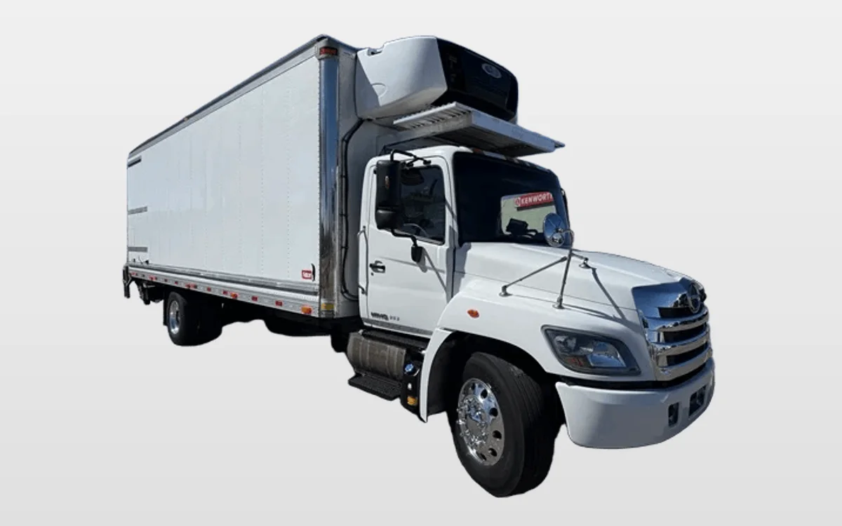 2020 Hino 338 - image 1