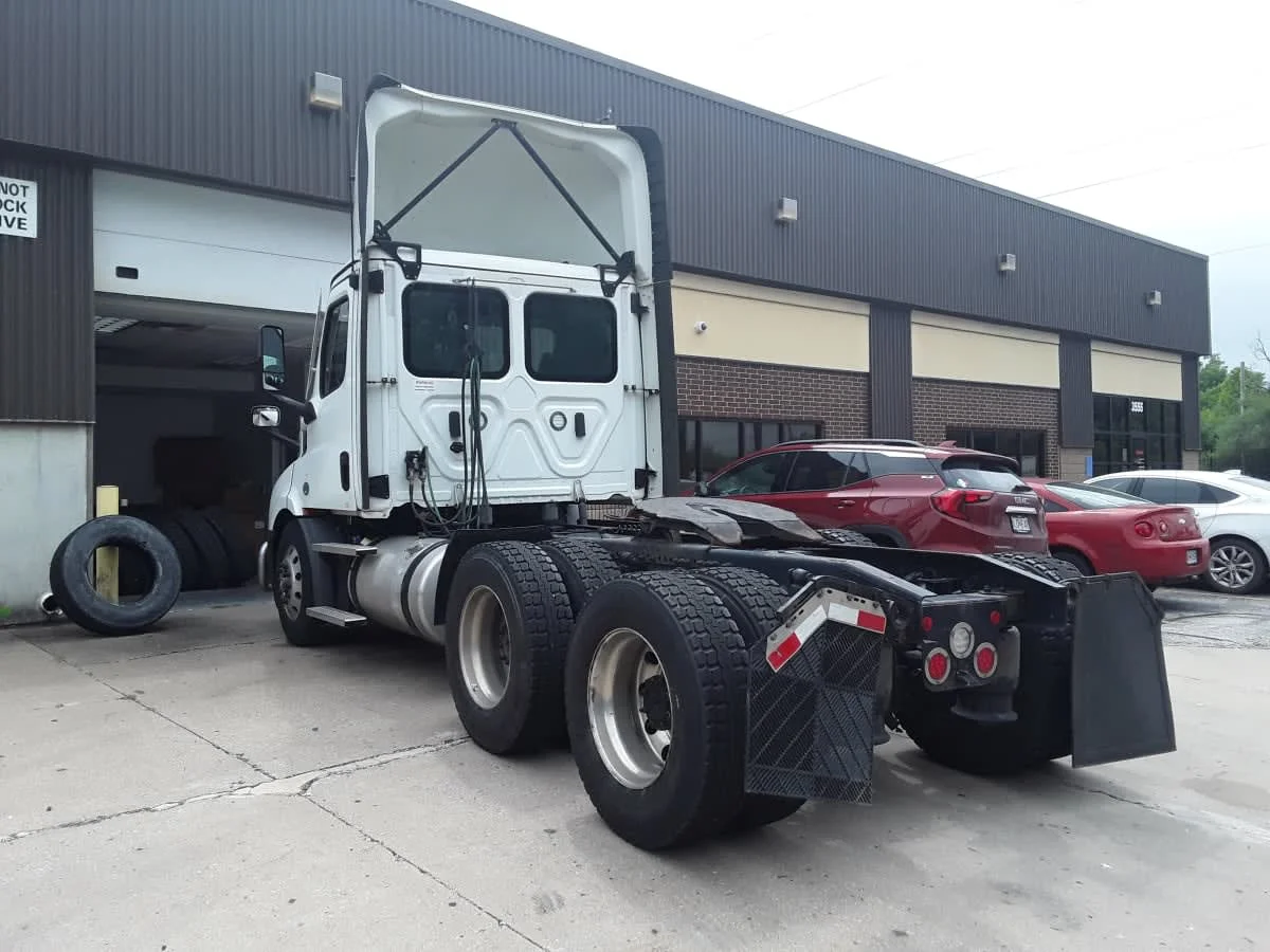 2023 Freightliner in Kansas City, MO — photo 6