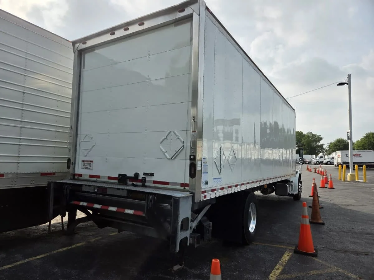 2020 Freightliner M2 106 - image 4