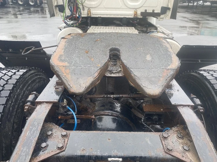 2017 Freightliner Cascadia - image 6