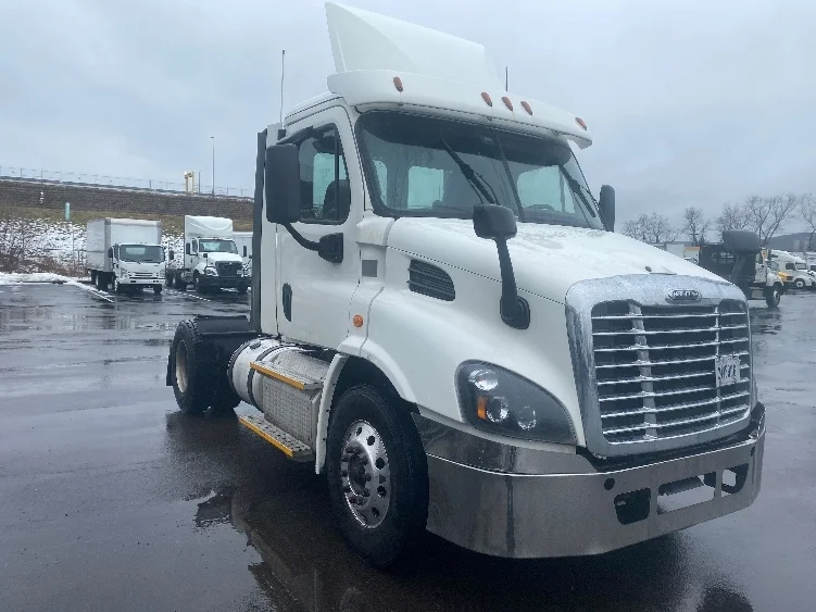 2017 Freightliner Cascadia in Binghamton, NY