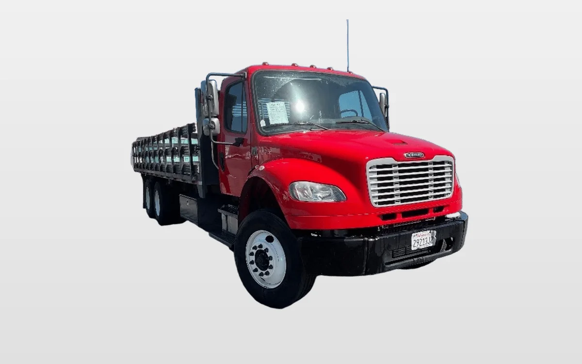2019 Freightliner M2 106 - image 1